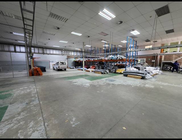 3,168M² WAREHOUSE FOR SALE IN SELBY